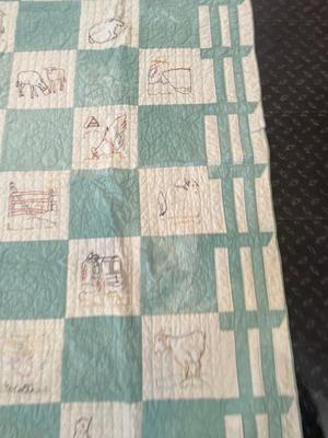 ADORABLE BARNYARD HANDMADE EMBROIDERED QUILT