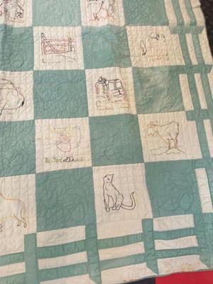 ADORABLE BARNYARD HANDMADE EMBROIDERED QUILT