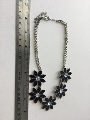 Silver tone black flower fashion necklace