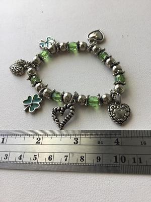 Green stretchy beaded fashion bracelet