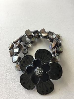 Stretchy flower fashion bracelet
