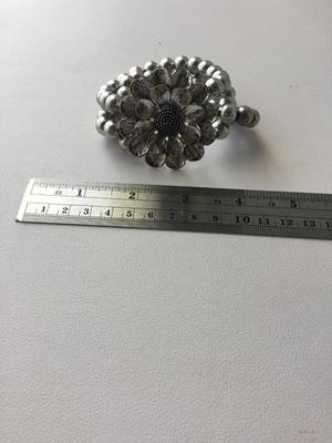 Silver tone beaded stretchy flower fashion bracelet