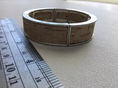 Beautiful fashion stretchy bracelet