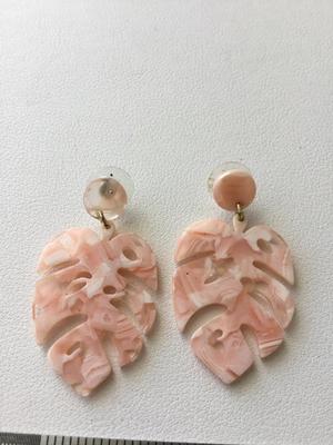 Beautiful light pink leaf earrings