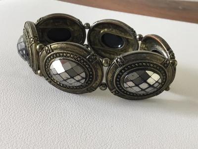 Beautiful stretchy fashion bracelet