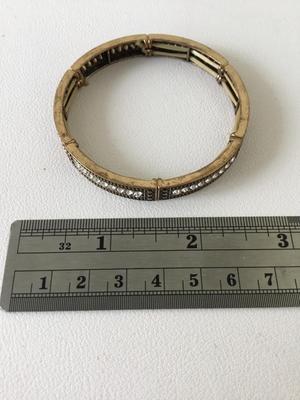 Gold tone stretchy rhinestone fashion bracelet