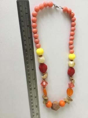 Colorful fashion plastic beaded necklace