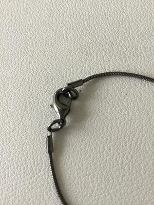 Unmarked fashion necklace