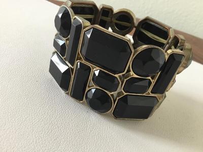 Beautiful stretchy fashion bracelet