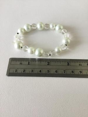 Clear stretchy beaded fashion bracelet