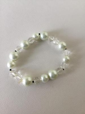 Clear stretchy beaded fashion bracelet
