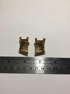 Gold tone vintage clip on earrings