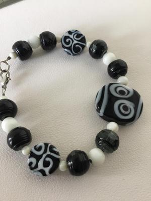 Faux stone art designed beaded bracelet