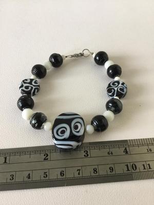 Faux stone art designed beaded bracelet