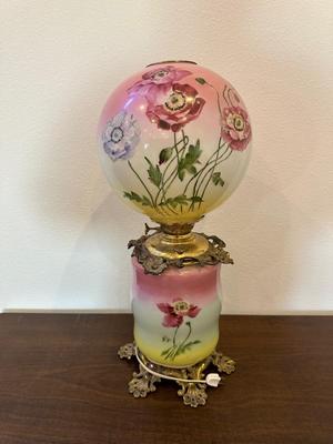 BEAUTIFUL HAND PAINTED PARLOR LAMP