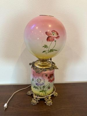 BEAUTIFUL HAND PAINTED PARLOR LAMP