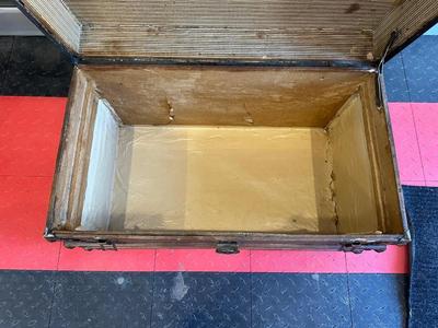 ANTIQUE WOODEN TRUNK