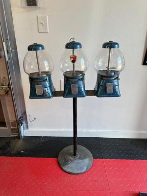 TRIPLE PENNY CANDY MACHINE WITH KEY