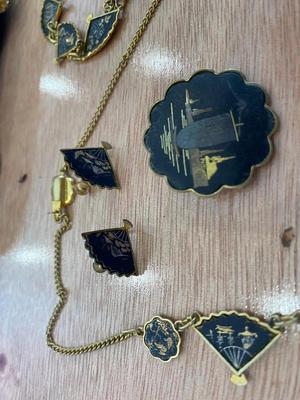 VINTAGE CLUTCH AND COSTUME JEWELRY