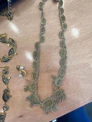 VINTAGE CLUTCH AND COSTUME JEWELRY