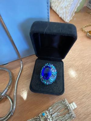 GIANI BERNINI CLUTCH AND SILVER AND BLUE TONE JEWELRY