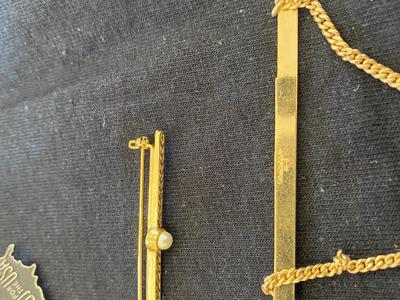 GOLD TONE COSTUME JEWELRY, AND MEN’S ELGIN WATCH.