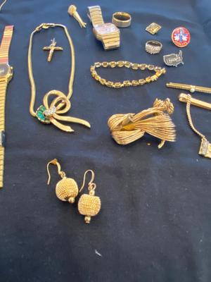 GOLD TONE COSTUME JEWELRY, AND MEN’S ELGIN WATCH.