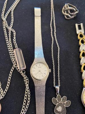 WOMENS BULOVA WATCH AND JEWELRY