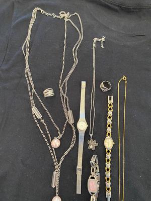 WOMENS BULOVA WATCH AND JEWELRY