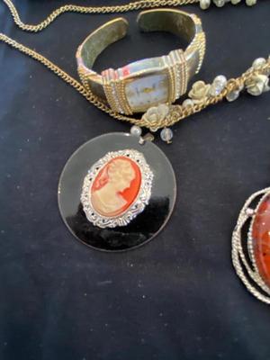 LA REGALE CLUTCH AND COSTUME JEWELRY SOME FOR REPAIR OR REPURPOSE