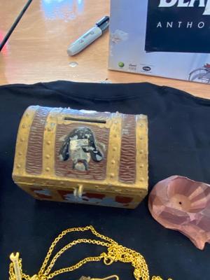 TREASURE CHEST COIN BANK, 3-D PRINTED GIRAFFE AND MORE!