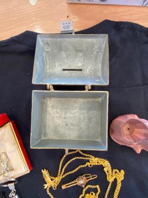 TREASURE CHEST COIN BANK, 3-D PRINTED GIRAFFE AND MORE!