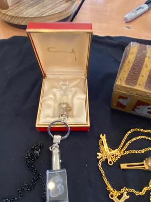 TREASURE CHEST COIN BANK, 3-D PRINTED GIRAFFE AND MORE!