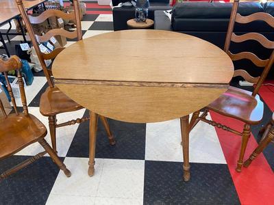 DROP LEAF TABLE AND 4 CHAIRS