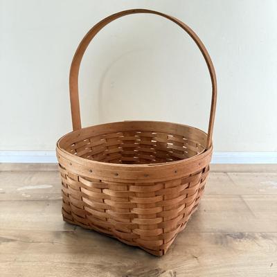 LOT 387K: Longaberger Collection: Baskets, Accessories & Liners
