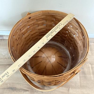 LOT 387K: Longaberger Collection: Baskets, Accessories & Liners