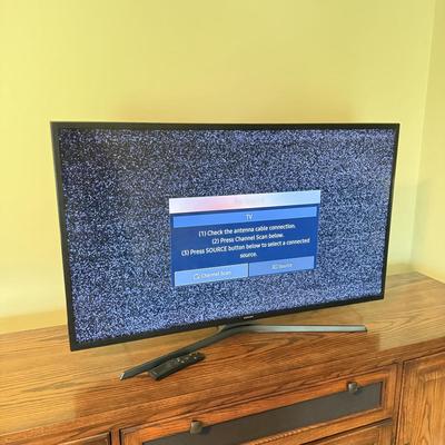 LOT 393F: Samsung HD TV Model UN43K630DF