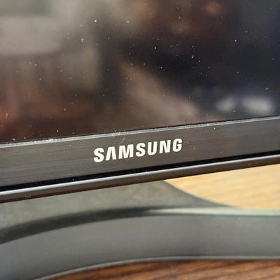 LOT 393F: Samsung HD TV Model UN43K630DF