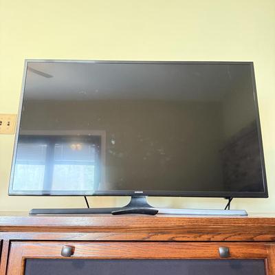 LOT 393F: Samsung HD TV Model UN43K630DF