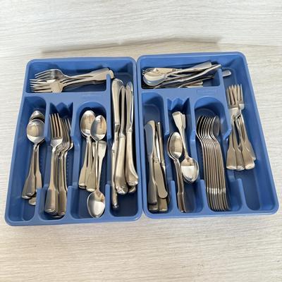 LOT 395K: Oneida Stainless Steel Flatware w/ Rubbermaid Organizers