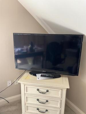 BR703 Samsung H Series 46" Smart LED TV