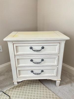 BR704 Stanley Furniture White Three Drawer Bachelor's Chest