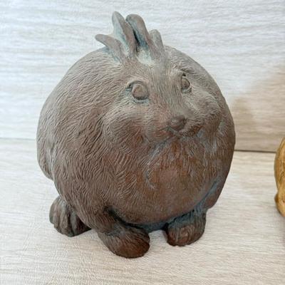 LOT 401K: Guinea Pig Coin Bank & Chubby Rabbit Sculptures: Evergreen & Goose Creek