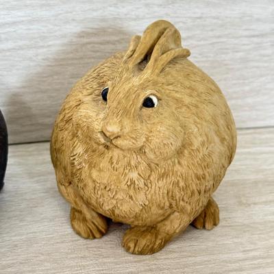 LOT 401K: Guinea Pig Coin Bank & Chubby Rabbit Sculptures: Evergreen & Goose Creek