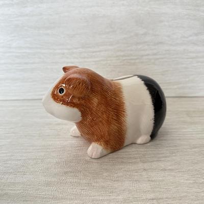 LOT 401K: Guinea Pig Coin Bank & Chubby Rabbit Sculptures: Evergreen & Goose Creek