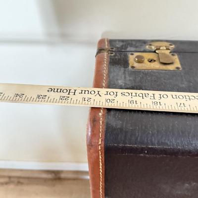 LOT 402K: Vintage 1950s Italian Bass Accordion 254/29