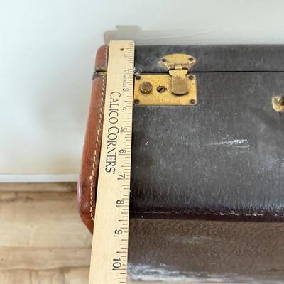 LOT 402K: Vintage 1950s Italian Bass Accordion 254/29