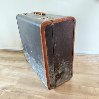 LOT 402K: Vintage 1950s Italian Bass Accordion 254/29