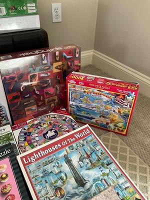 BR706 Large Lot of Puzzles