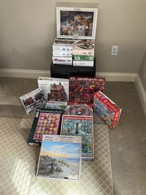 BR706 Large Lot of Puzzles